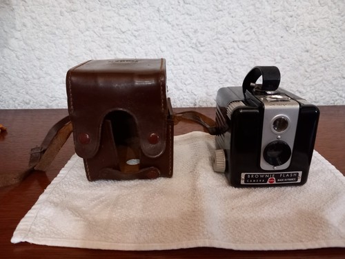 Kodak brownie flash camera - brownie,