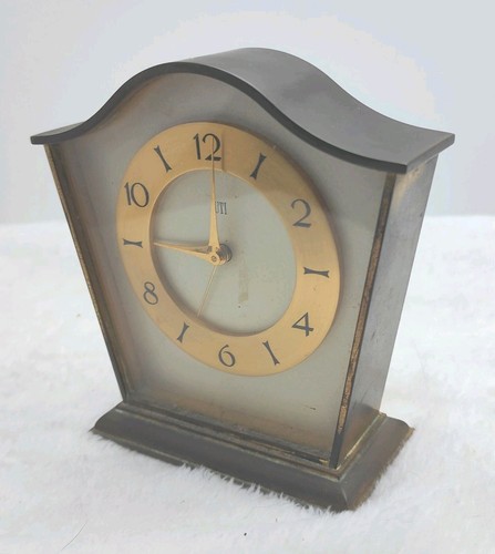 Ancien réveil année uti - année, 60