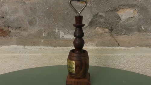 Ancien decapsuleur bois - ancien,