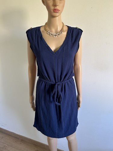 Robe bleue marine sans manches