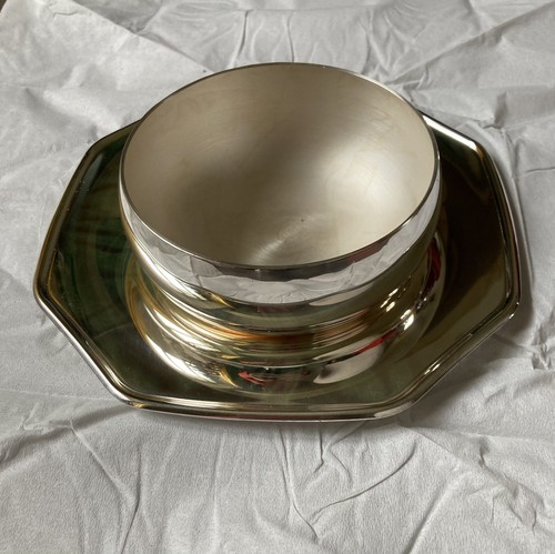 Saucière sur plateau neuve - saucière,