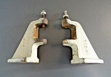 Paire EQUERRES de FIXATION anciennes pour EVIER LAVABO ou ETAGERES fonte 1950 BE