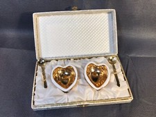 Coffret 2 petits pots à moutarde ou à sel et poivre de table en porcelaine dorée