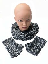 Superbe ensemble composé d'un tour de cou  et de mitaines GANTEB'S