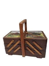 Travailleuse De Table / Boîte A Couture 