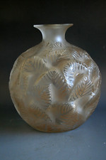 ANCIEN VASE EN VERRE RENE