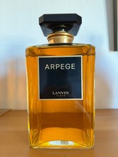 Flacon parfum factice - de,