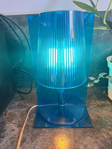 Lampe table kartell - de, modèle
