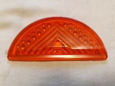 ancien verre de feu arrière orange B.V demi lune 90 x 45 mm 