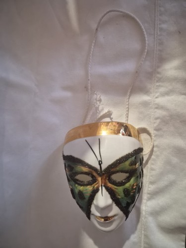 Masque murale porcelaine - en,