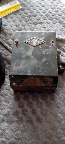 Ancien disjoncteur industriel - ancien,
