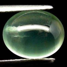 Prehnite vert pâle en cabochon ovale de 5,43Cts