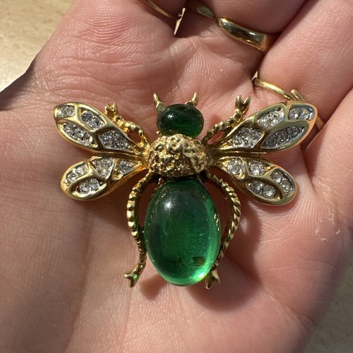 Petite broche abeille - petite,
