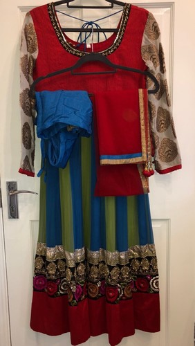 Tenue indienne anarkali rayée