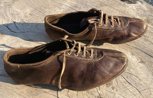 Chaussures athlétisme 1930 - chaussures,