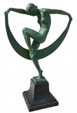 Danseuse au drapé signée