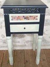 table d'appoint ou table de chevet relookée noire 