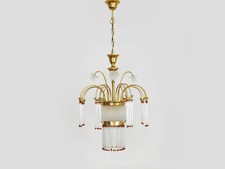 Lustre style Art Nouveau en laiton à pendeloques et globe en verre à 3 feux.