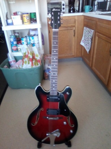 Univox electric guitar - , hollow