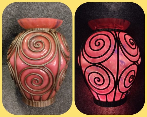 Grand vase art - , signé