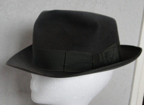 Chapeau feutre gris fonçé