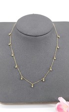 Collier orné de petites