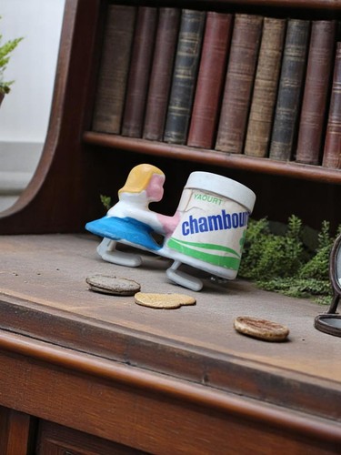 Figurine publicitaire vintage