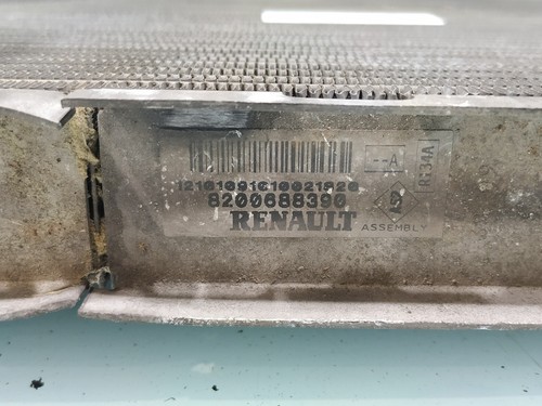 8200688390 radiateur eau
