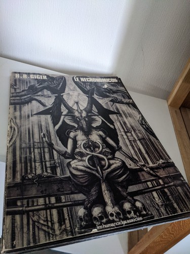 Giger nécronomicon - giger,