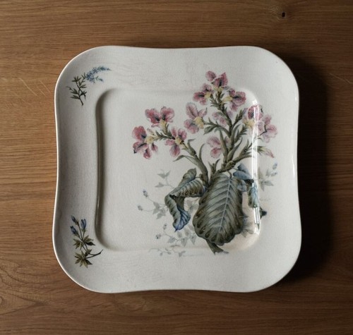 Plat carré ancien - , faience