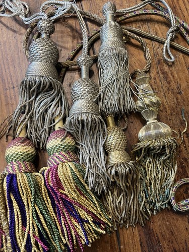 Lot pompons xix - de, or