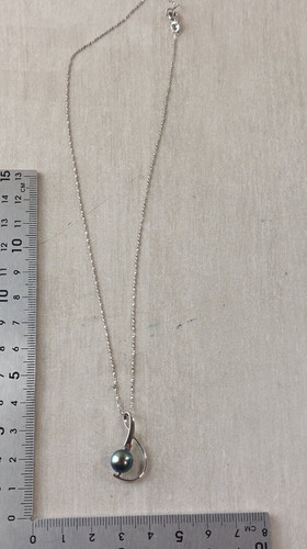 Très beau collier - , +