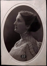 N° 790/335  Photo Ancienne MODE DE FEMME  EN 1900  16,4 x 11,4(carton plié)