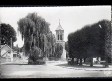 SOISY-sur-SEINE (91) JUVA 4 au MONUMENT aux MORTS 1914-18 & EGLISE en 1961