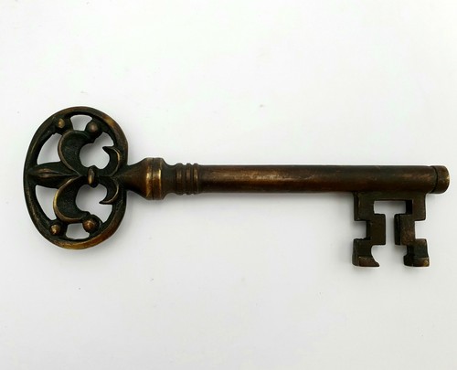 Ancienne clef bronze à - bronze,