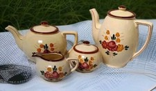 Longchamp Agen Service a Café