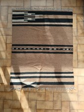 Tapis en poil de chameau fabriqué à la main