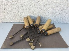 9 anciens fers à marquer /