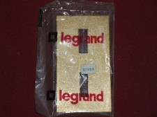 Plaque Finition enjoliveur métal série Chambord prestige Or Legrand réf: 87664