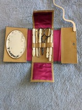 Ancien necessaire à ongles et