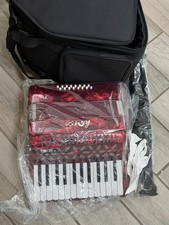 Horse 25 Key 16 Bass Red