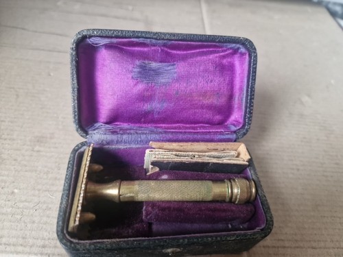 Ancien rasoir mécanique - ancien,