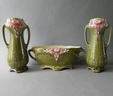 2 vases et 1 jardinière en