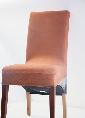 Daim court chaise - court, à