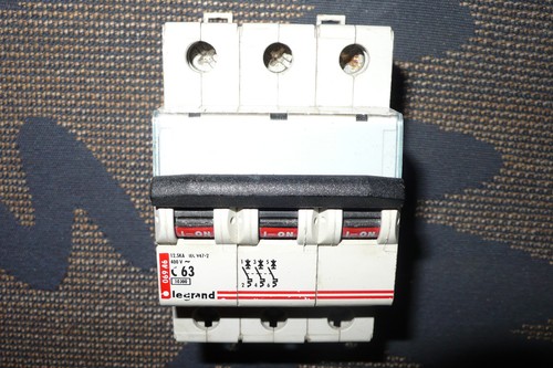 Disjoncteur triphase 63a - triphase,