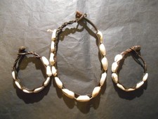 LOT de  1 COLLIER  et 2