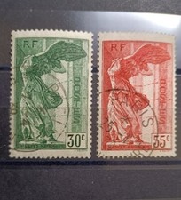 FRANCE Y&T n°354/355 Victoire de Samothrace. Oblitéré à Paris. Très bon centrage