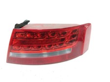 FEU ARRIERE DROIT 8T0945096D