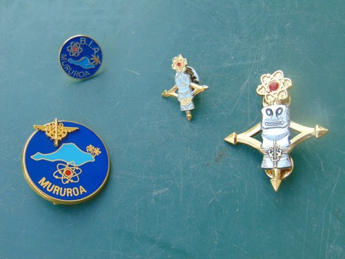 Lot insignes pin base - insignes, pin's