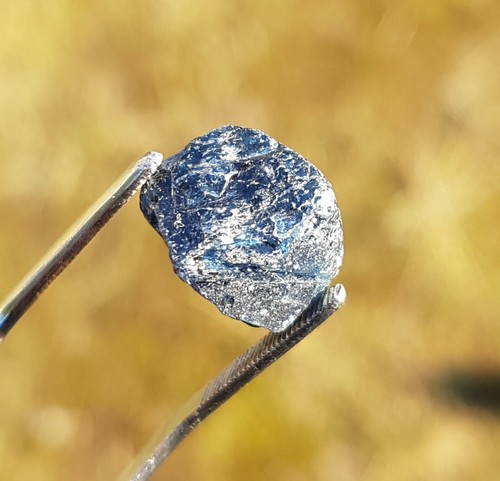 Saphir bleu brut
